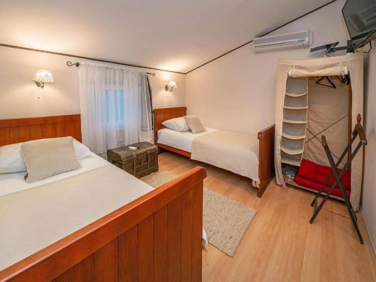 Apartments Villa Roza Drazice Room photo